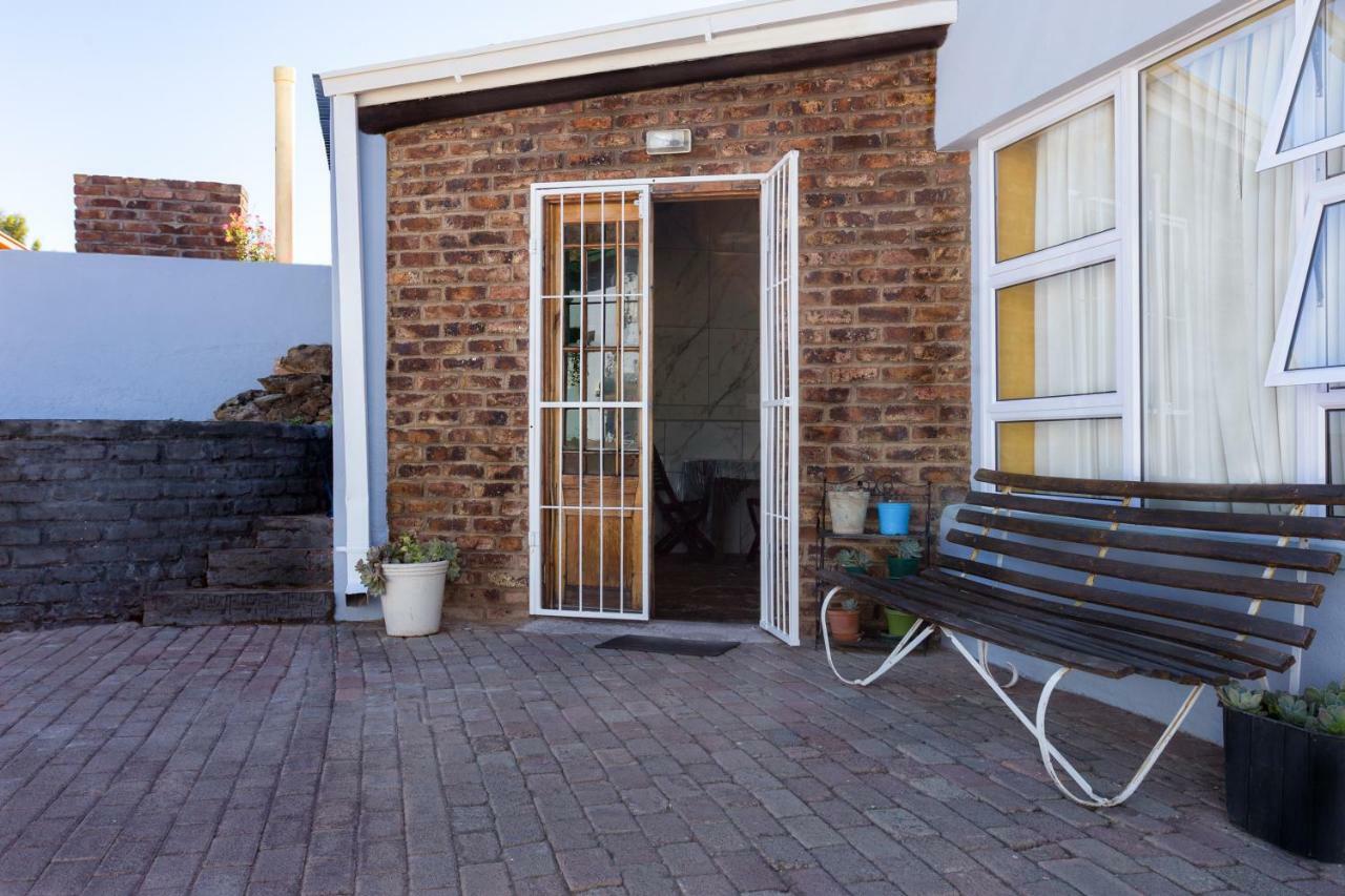 La La Dathel Guesthouse كوليزبيرغ المظهر الخارجي الصورة